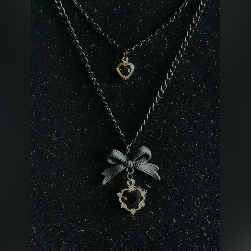 Elegant Black Bow And Heart Pendant Necklace